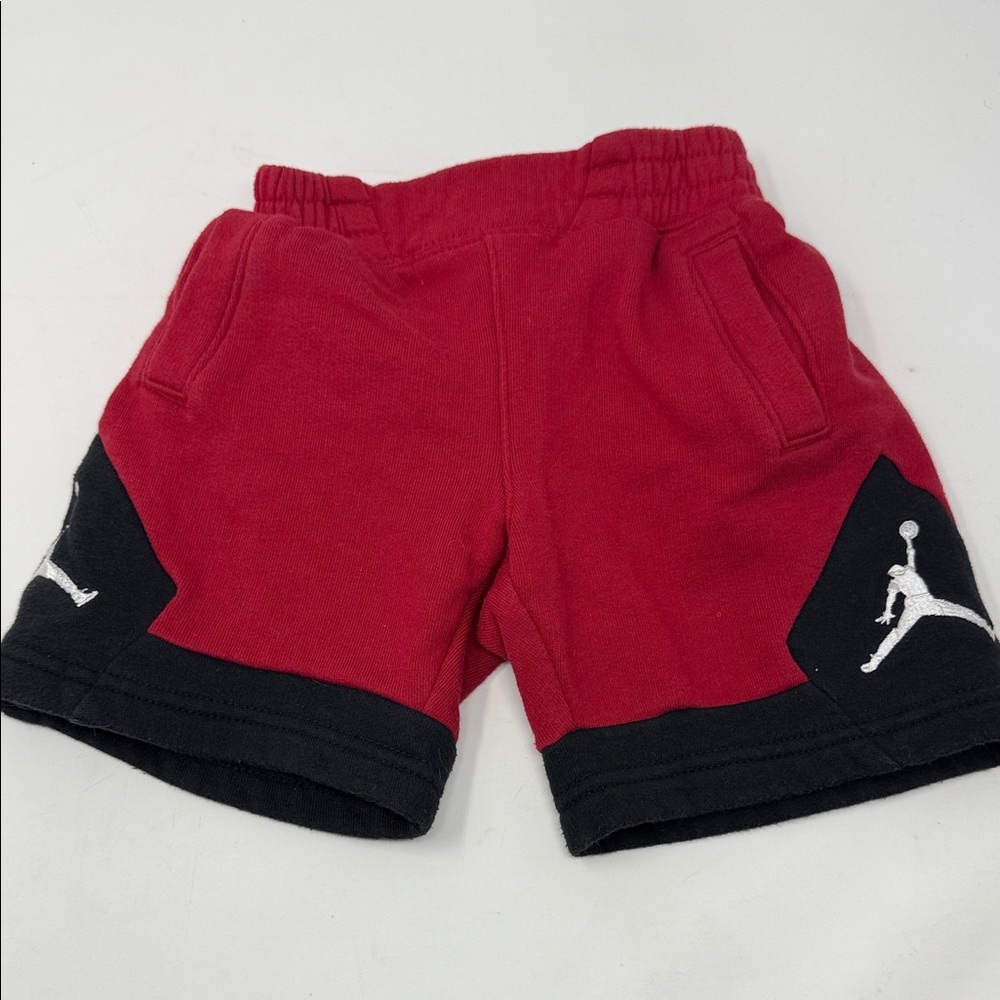 Jordan Kid’s Red and Black Boys' Jumpman Athletic Shorts size 2T  Basketball
